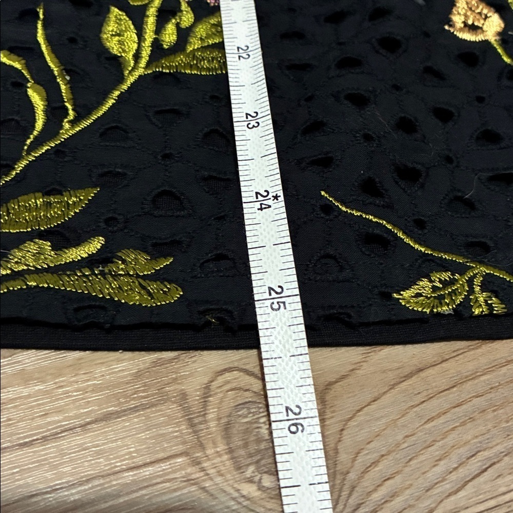 Anthropologie Meadow Rue Black Embroidered Floral Eyelet Sleeveless top Size XS - Picture 7 of 10
